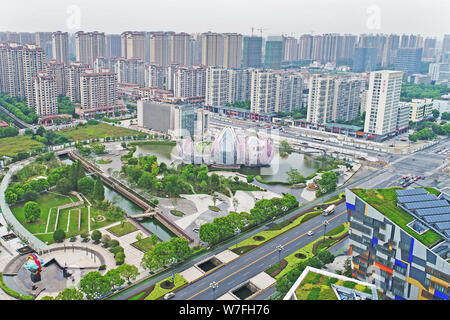 Vue sur le bâtiment architecture australienne Lotus par Studio 505 fermes au centre de district Wujin à Changzhou city, Jiangsu province de Chine orientale Banque D'Images