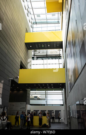 Intérieur du musée de technologie Ars Electronica Centre à Linz, Autriche. Banque D'Images