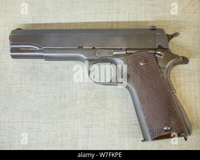 KIEV, UKRAINE - 23 juillet, 2019 : 1911 pistolet semi-automatique M1911 ('Gouvernement' ou 'Colt' du gouvernement) dans le Musée à l'École Polytechnique Nationale ukrainienne Tech Banque D'Images