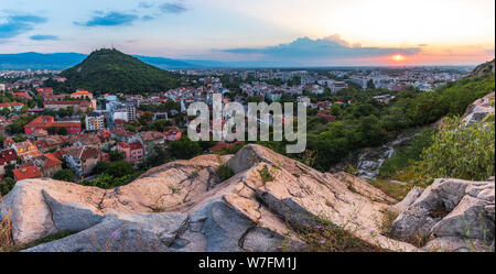Été panoramique coucher de soleil sur Plovdiv - capitale européenne de la culture 2019 et la plus ancienne ville en vie en Europe, Bulgarie Banque D'Images