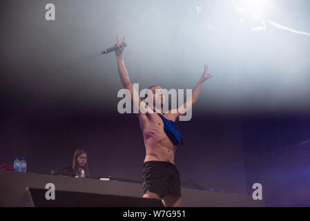 BONTIDA POUR, Roumanie - 19 juillet 2019 : le rappeur estonien excentrique Tommy Cash l'exécution d'un concert live au festival Château électrique Banque D'Images