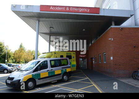 L'Hôpital du comté de Hereford. Ambulances à l'extérieur de l'accident et d'urgence. Banque D'Images