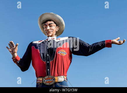 Big Tex est un 55-pieds de haut statue et de l'icône marketing Foire de l'état annuel du Texas à la juste Park à Dallas, Texas Banque D'Images