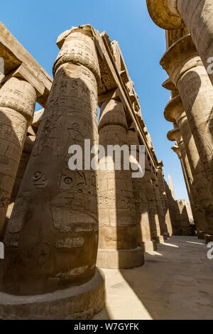 Salle hypostyle du Temple de Karnak, Louxor, Egypte Banque D'Images