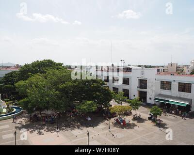 Nicaragua, Leon, Cenrtal Nord. Cathédrale, du vrai et célèbre Basilique Cathédrale de l'Assomption de la Bienheureuse Vierge Marie, le toit, ville Vue aérienne Banque D'Images