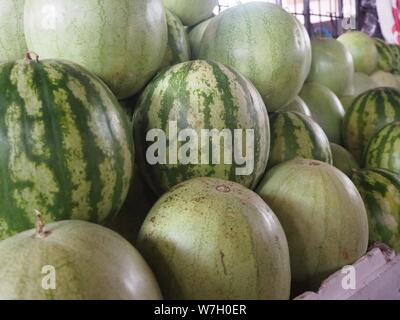 Nicaragua, Leon, Cenrtal Nord. Marché avec nourriture, fruits, légumes et marchandises. Banque D'Images