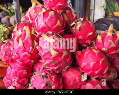 Nicaragua, Leon, Cenrtal Nord. Marché avec nourriture, fruits, légumes et marchandises. Banque D'Images