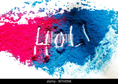 Résumé Contexte splatted en poudre. Explosion de poudre colorés sur fond blanc. Nuage de couleur. La poussière colorée exploser. Peinture Holi. Banque D'Images