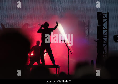 SIBIU, ROUMANIE - 26 juillet 2019 : groupe de metal britannique en live sur la scène du festival Artmania Banque D'Images