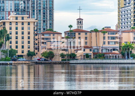Palm Beach Atlantic University's waterfront campus sur l'Intracoastal Waterway, au centre-ville de West Palm Beach, en Floride. (USA) Banque D'Images