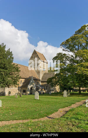 L'église historique de St Laurent dans le village de Castle Rising, Norfolk, Royaume-Uni ; premières parties datent de 12ème siècle. Banque D'Images