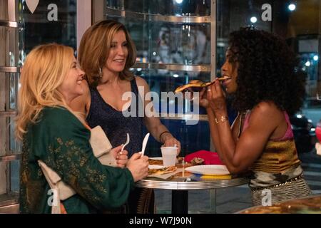 OTHERHOOD, de gauche à droite : Patricia Arquette, Felicity Huffman, Angela Bassett, 2019. ph : Linda / Kallerus / Netflix © Courtesy Everett Collection