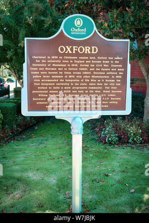 Un marqueur historique pour le règlement et l'histoire d'Oxford, Mississippi, y compris la guerre civile, sur la place du palais de justice à Oxford, MS, Banque D'Images