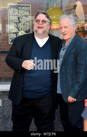 Los Angeles, USA. Le 06 août, 2019. LOS ANGELES, USA. Le 06 août 2019 : Guillermo del Toro & réalisateur Michael Mann au Hollywood Walk of Fame star directeur cérémonie en l'honneur de Guillermo del Toro. Photo Credit : Paul Smith/Alamy Live News Banque D'Images