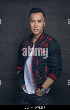 Hong Kong l'acteur Donnie Yen, également connu sous le nom de Yen Chi Tan, pose pour portrait photos au cours d'un entretien exclusif par Imaginechina à Beijing, Chine, 20 S Banque D'Images