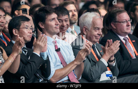 Le premier ministre du Canada, Justin Trudeau, deuxième à gauche, est représenté à la Conférence d'Alibaba Toronto - Gateway 17 à Toronto, Canada, 25 septembe Banque D'Images
