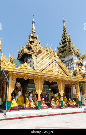 Yangon, Myanmar-May 6e 2014 : Bâtiments de la pagode Shwedagon. La pagode est le plus sacré dans tous les du Myanmar. Banque D'Images