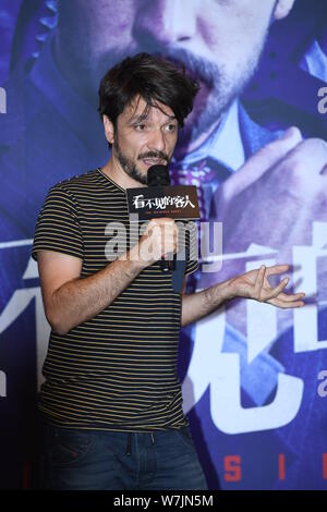 Le scénariste et réalisateur espagnol Oriol Paulo assiste à un événement de première de son nouveau film ''l'Invisible Guest'' à Beijing, Chine, 12 septembre 2017. Banque D'Images