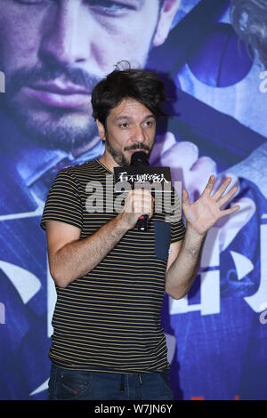 Le scénariste et réalisateur espagnol Oriol Paulo assiste à un événement de première de son nouveau film ''l'Invisible Guest'' à Beijing, Chine, 12 septembre 2017. Banque D'Images