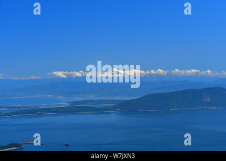 Vue panoramique sur les îles San Juan et Mt. Baker vus de mt, constitution sur Orcas Island, Washington Banque D'Images