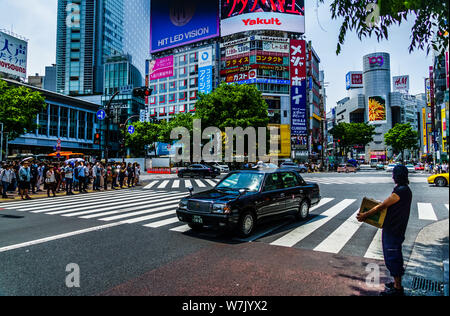 Tokyo, Japon - 12 mai 2019 : le quartier de Shibuya à Tokyo, Japon. Le quartier est un célèbre centre de la jeunesse et de la vie nocturne. Banque D'Images