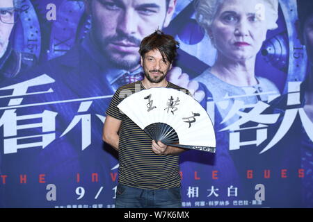 Le scénariste et réalisateur espagnol Oriol Paulo assiste à un événement de première de son nouveau film ''l'Invisible Guest'' à Beijing, Chine, 12 septembre 2017. Banque D'Images