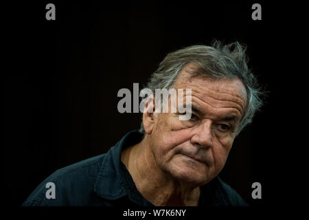 Photographe français d'origine marocaine Bruno Barbey, membre et une fois que le vice-président de Magnum Photos, est photographié à Beijing, Chine, 17 Septembre 2017 Banque D'Images
