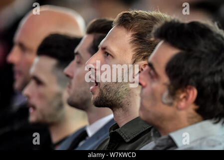 Judd Trump d'Angleterre assiste à une conférence de presse pour le championnat de Chine 2017 Tournoi de billard dans la ville de Guangzhou, Chine du sud du Guangdong provinc Banque D'Images