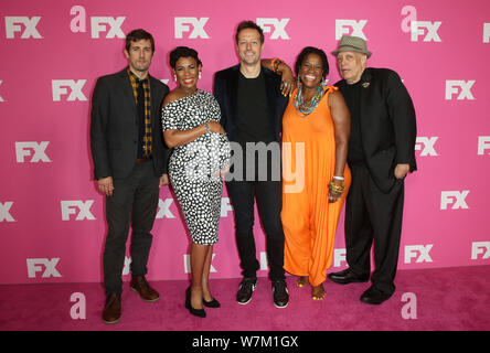 Los Angeles, Californie, USA. Le 06 août, 2019. Hudson, Angela Carter, Lewis Dave Andron, Michael Hyatt, Walter Mosley, assiste à l'effet FX Networks Starwalk Tapis Rouge à TCA au Beverly Hilton Hotel sur août 06, 2019 à Beverly Hills, Californie. Credit : Faye Sadou/media/Alamy Punch Live News Banque D'Images