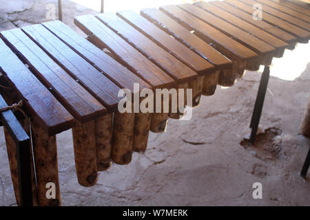 Instrument de musique appelé Marimba à Lesedi Cultural Village, berceau de l'humanité, l'Afrique du Sud Banque D'Images