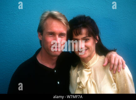 Las Vegas, Nevada, USA 22 octobre 1994 (exclusive) Olympiens Bart Conner et Nadia Comaneci posent à une séance photo et Jeux Olympiques de 1984 10 ans Réunion des gymnastes, le 22 octobre 1994 à Las Vegas, Nevada, USA. Photo de Barry King/Alamy Stock Photo Banque D'Images