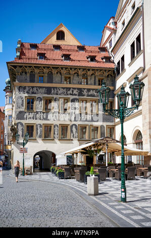 Prague République tchèque. 'À la minute'. Un réseau complexe, maison historique originaire du 15ème siècle où Kafka a vécu de 1889 à 1896 Banque D'Images