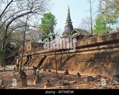 Wat Umong Suan Phutthatham Chaing Mai Banque D'Images