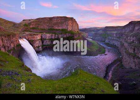Chutes Palouse au coucher du soleil, le long de la rivière Snake dans l'Est de Washington, USA. Avril. Banque D'Images