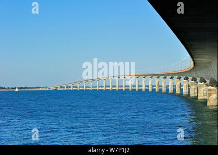 Le pont de l'île de Ré à La Rochelle à l'île Ile de Re, 2.9km de long, Charente-Maritime, France, septembre 2012 Banque D'Images