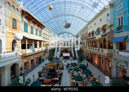 L'intérieur du Mercato Mall, Jumeirah, Dubai, Émirats arabes unis, 2007 Banque D'Images