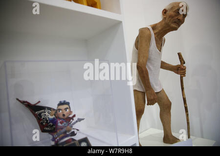 L'impression 3D'une sculpture d'un homme chinois âgés en gel de est représenté au cours de la "Route de la soie 2017 Expo' à la Conférence internationale Qujiang Banque D'Images