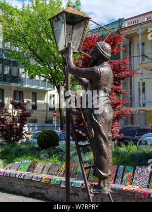 Briquet lampe Sculpture Baratashvili St., Tbilissi, Géorgie, Europe Banque D'Images