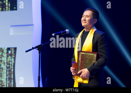 L'acteur chinois Zhang Zhijian assiste à la cérémonie de la 22e cérémonie de remise des prix à Huading Suzhou City, province de Jiangsu est de la Chine, 18 mai 2017 Banque D'Images