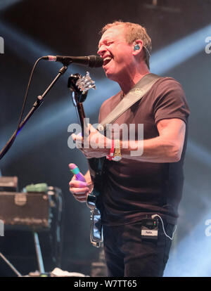 Mark King de Level 42 qui se produiront au Festival de Wickham, Wickham, UK. 2 août 2019 Banque D'Images