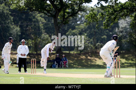 Le Sussex Jofra Archer bols pendant deux jours du deuxième match de championnat XI à Blackstone Academy la masse, Henfield. Banque D'Images