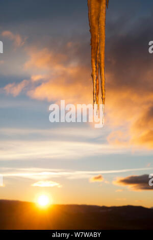 Les glaçons et les nuages avec sunrise, en Norvège, en novembre. Banque D'Images