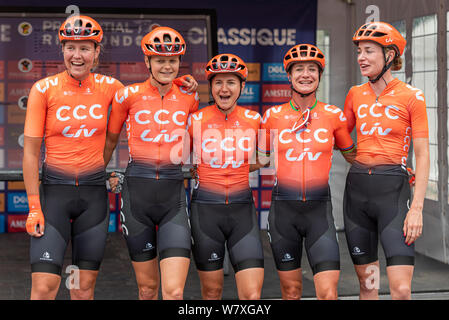 Evy Kuijpers, Jeanne Korevaar, Valérie Demey, Marianne Vos, Riejanne Markus de CCC Liv avant racing dans le Prudential RideLondon course cycle classique Banque D'Images