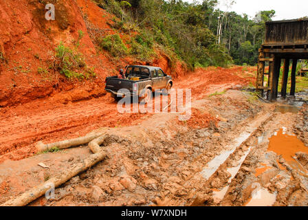 Près de la mine de graphite Parc Mantadia- Andasibe Parc National, l'un des problèmes environnementaux affectant l'écosystème de la forêt tropicale. Madagascar, mars 2005. Banque D'Images