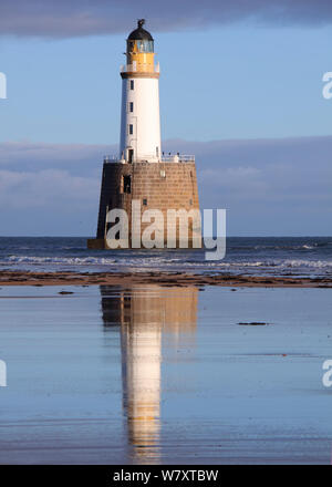 Rattray Head Lighthouse, au nord-est de l'Écosse, janvier 2014. Tous les non-usages de rédaction doivent être effacés individuellement. Banque D'Images