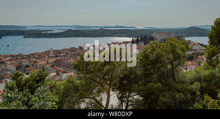 Vue sur île de Brač, Croatie Banque D'Images