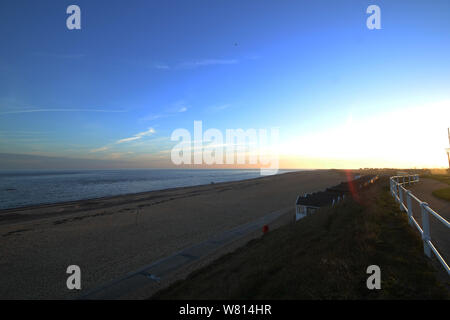 Magnifique coucher de soleil sur plage de Southwold, Suffolk, Royaume-Uni Banque D'Images