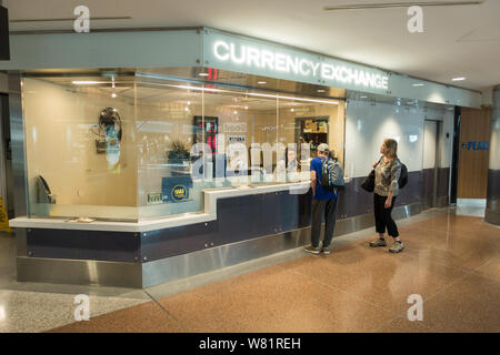 Bureau de change à l'Aéroport International de Denver Terminal B Banque D'Images