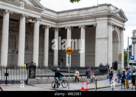 La Banque d'Irlande en bâtiment College Green Dublin. Construit en 1729 il a été la maison pour le Parlement irlandais. Banque D'Images