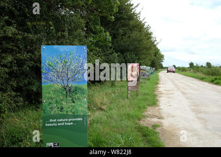 Août 2019 - Photos de la route d'accès à côté de la réserve naturelle à Blakehill Chicklade, Wiltshire, Banque D'Images